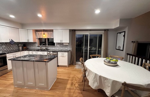 Broomfield House | Charming Broomfield Retreat: Modern Comforts & Prime Locationn