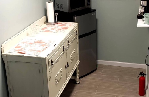 East Hill House | Charming bungalow #3 with AC and WiFi in pleasant Pensacola