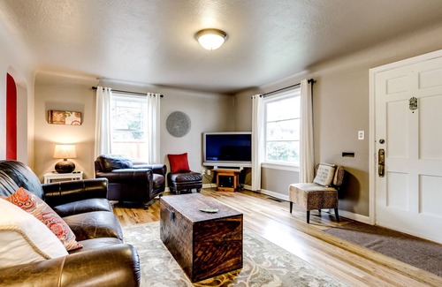 West Eugene House | Charming Bungalow in heart of Eugene