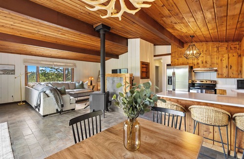 Rainbow Valley Cabin | Charming Cabin, Endless Views