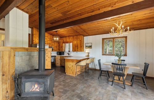 Rainbow Valley Cabin | Charming Cabin, Endless Views