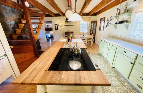 Burnsville Cabin | Charming Cabin Getaway in Burnsville