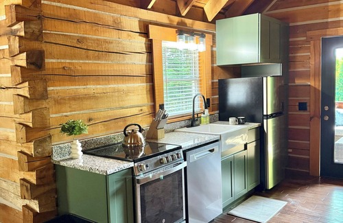 Mt Lookout Cabin | Charming Cabin. Located between New River Gorge and Summersville Lake