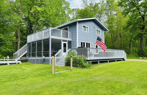 Ossipee Cabin | Charming Cabin on Beautiful Mission Lake!