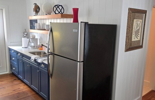 Cottage District Cottage | Charming carriage house in marvelous Watercolor.