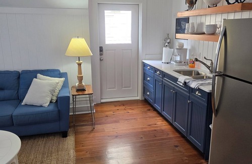 Cottage District Cottage | Charming carriage house in marvelous Watercolor.