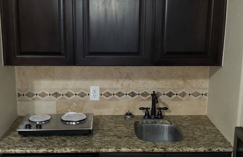 Garden Ridge Apartment | Charming Casita in peaceful Garden Ridge with AC, WiFi