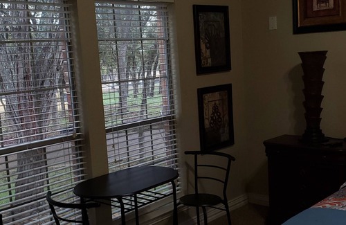 Garden Ridge Apartment | Charming Casita in peaceful Garden Ridge with AC, WiFi