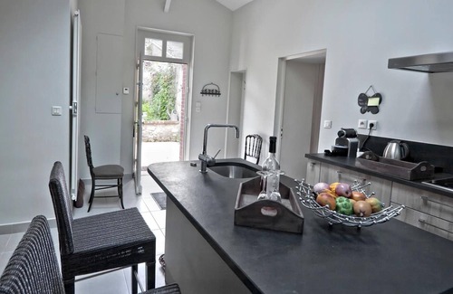 Blois Cottage | Charming Central Blois Cottage: Terrace, Private Garage, Modern Amenities Included