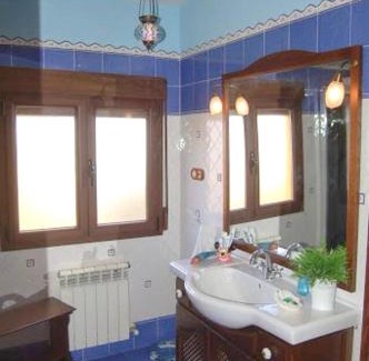 Alcazar de San Juan Ski Chalet | Charming Chalet in Cinco Casas with Private Pool