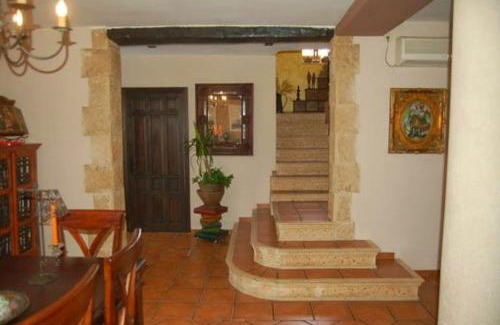 Alcazar de San Juan Ski Chalet | Charming Chalet in Cinco Casas with Private Pool