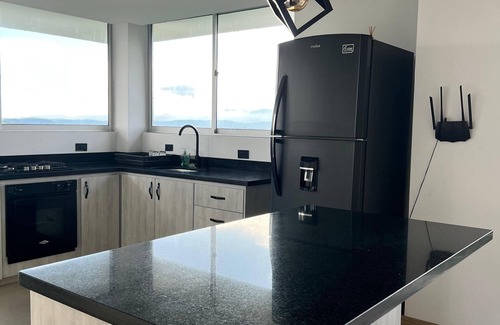 Manizales Ski Chalet | Charming Chalet with View, Pool & Jacuzzi – Your Peaceful Escape