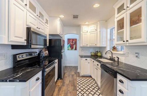 Paluxy House | Charming Chalk Mountain Retreat near Glen Rose, Hico, Stephenville, Granbury