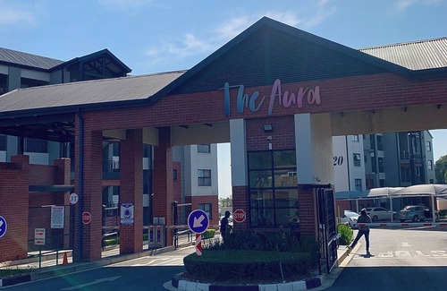 Greater Johannesburg Metropolitan Area Apartment | Charming City Apartment with Modern Comforts perfect for an urban retreat