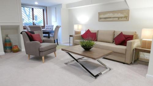 Lanier Heights Apartment | Charming City Centered Walk to Zoo