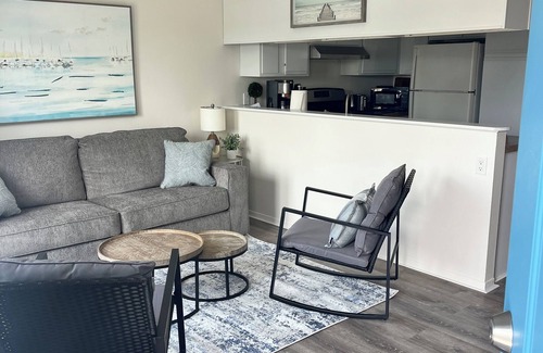 Imperial Beach Condo | Charming, clean and spacious unit with private balcony 1.5 blks from the beach!