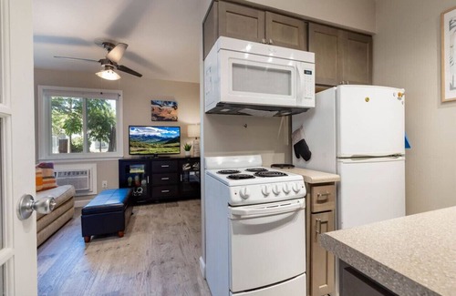 Grand Junction Apartment | Charming Colorado Cove: Your perfect GJ centralized, getaway