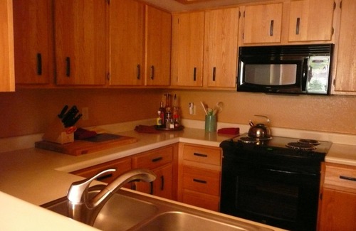 Oak Creek Condo | Charming Condo at the Canyon Mesa Country Club