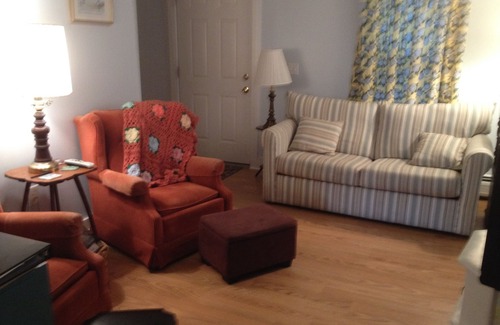 Hyannis Condo | Charming Condo in the Historic Section of Hyannis