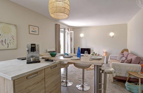 Riorges Cottage | Charming contemporary cottage with garden in the heart of Roannais