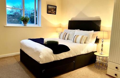 Paisley Apartment | Charming, Cosy Escape with Quick Access to Glasgow