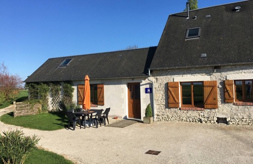 Bougy-lez-Neuville House | Charming cottage Le Moulin Brulé with swimming pool
