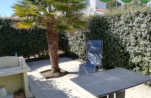 La Faute-sur-Mer House | Charming cottage with shared pool near the beach