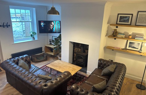 Brecon Cottage | Charming Cottage in Brecon, sleeps 6 people. Pets welcome!n