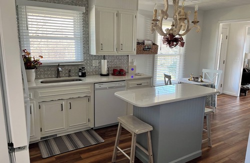 Cookeville House | Charming cottage, minutes from Cummins Falls and downtown Cookeville, TN.