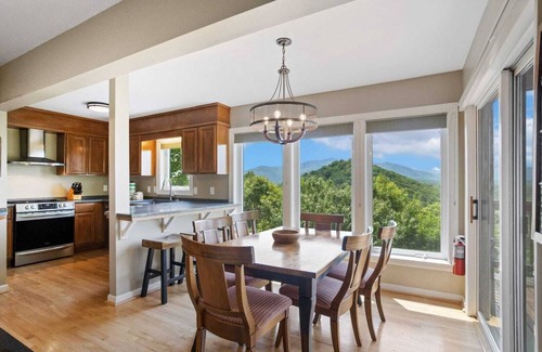 Blowing Rock Cabin | Charming Cottage near Downtown