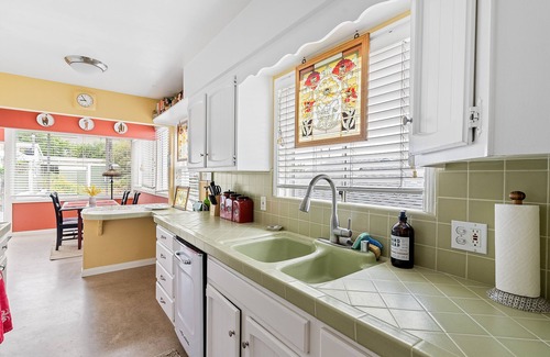 South Laguna House | Charming cottage near beach with ocean views, patio, fireplace, washer/dryer