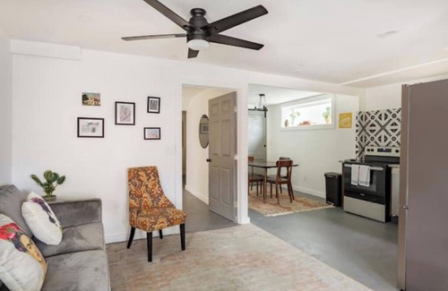 Southtown Cottage | Charming cottage with AC in lovely San Antonio