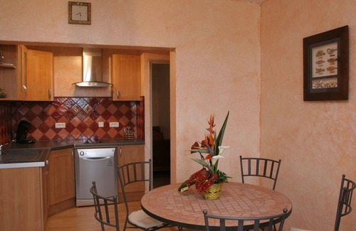 Caromb Other | Charming cottage with infinity pool in provencal farmhouse