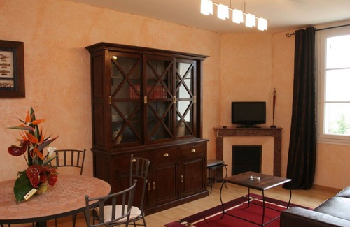 Caromb Other | Charming cottage with infinity pool in provencal farmhouse