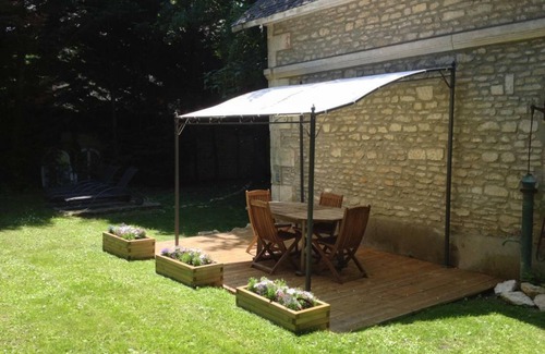 Mouy Cottage | Charming Cottage with Private Garden, Family Friendly, Near Historical Sites