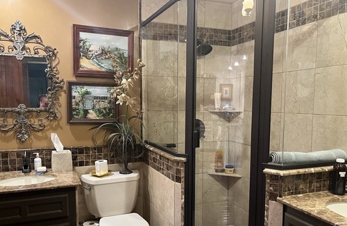 Muskogee Cottage | Charming Country Cottage - Amazingly Relaxing, Comforting