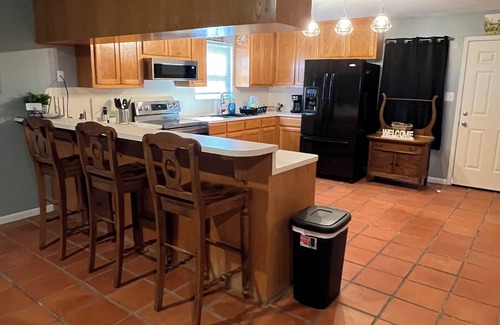 Lee County House | Charming Country Home, 2-bedroom house in the countryside of Lexington, TX.