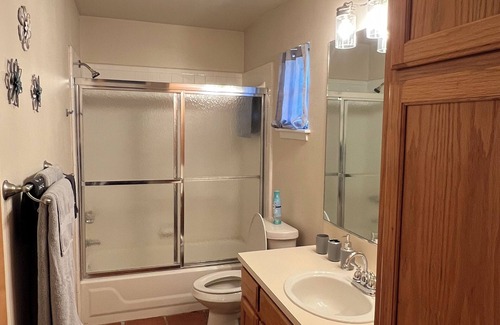 Lee County House | Charming Country Home, 2-bedroom house in the countryside of Lexington, TX.