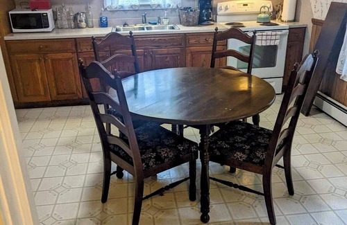 Ironto House | Charming countryside retreat with cozy rooms, modern amenities, and scenic views. Family-friendly!