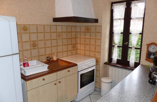 Bransat Cottage | Charming Countryside House with Garden, Fireplace, and Modern Amenities in Bransat