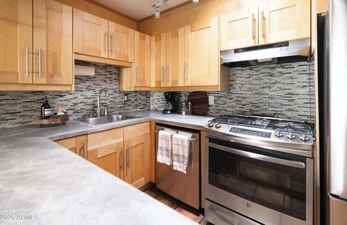 Entertainment District House | Charming Cowboy themed 2-bedroom townhome