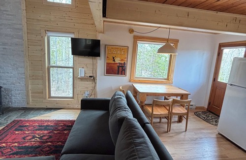 Grand Lake Cabin | Charming Cozy Cabin with Mountain Views