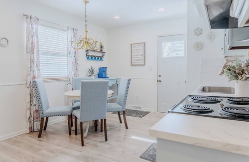 Gahanna Cottage | Charming Creekside Cottage [] Near Downtown, OSU & Airport