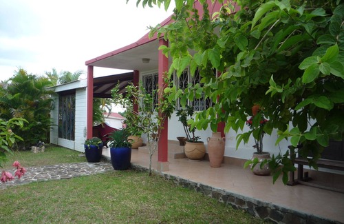 Les Abymes Villa | Charming Creole villa with pool ideal location to visit the entire island