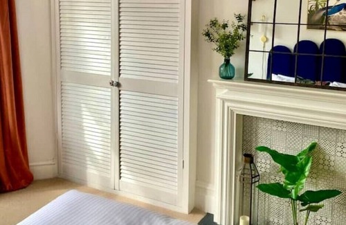 Cleveland House | Charming Ealing Garden Flat With Stylish Interiors
