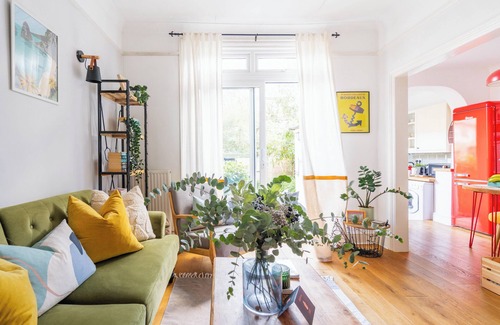 Cleveland Apartment | Charming Ealing Garden Flat With Stylish Interiors& Free Parking.Family friendly