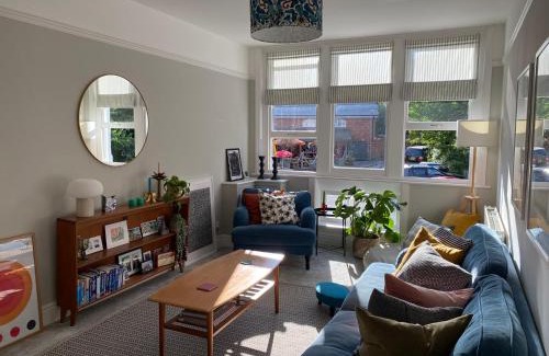 Poole Apartment | Charming Edwardian maisonette in trendy location, minutes from restaurants and pubs in Ashley Cross, Poole