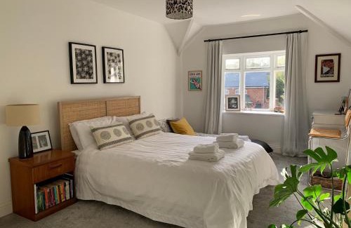 Poole Apartment | Charming Edwardian maisonette in trendy location, minutes from restaurants and pubs in Ashley Cross, Poole