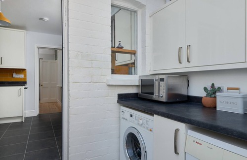 Exeter House | Charming Edwardian Terrace nr Exeter City Centre