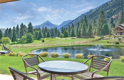 Downtown Leavenworth Condo | Charming Enchantment Park Leavenworth *5 Star*